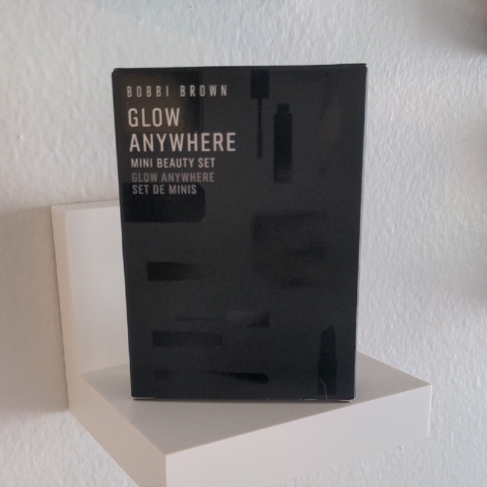 New! Bobbi Brown Glow Anywhere Mini Beauty Set